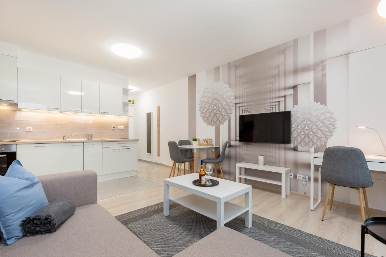 Downtown Residences Leo - Ac, Elevator, Terrace Apartamento *