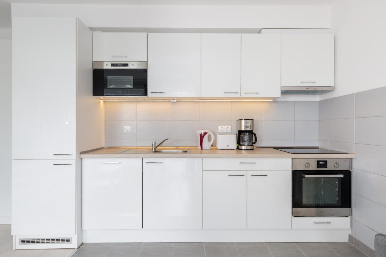 Downtown Residences Leo - Ac, Elevator, Terrace Apartamento