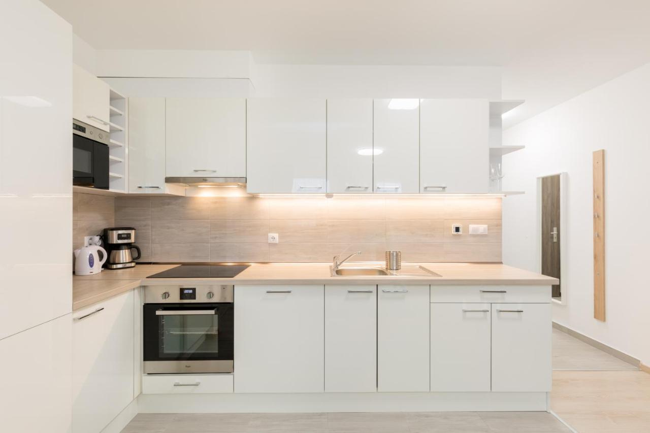 Downtown Residences Leo - Ac, Elevator, Terrace Apartamento