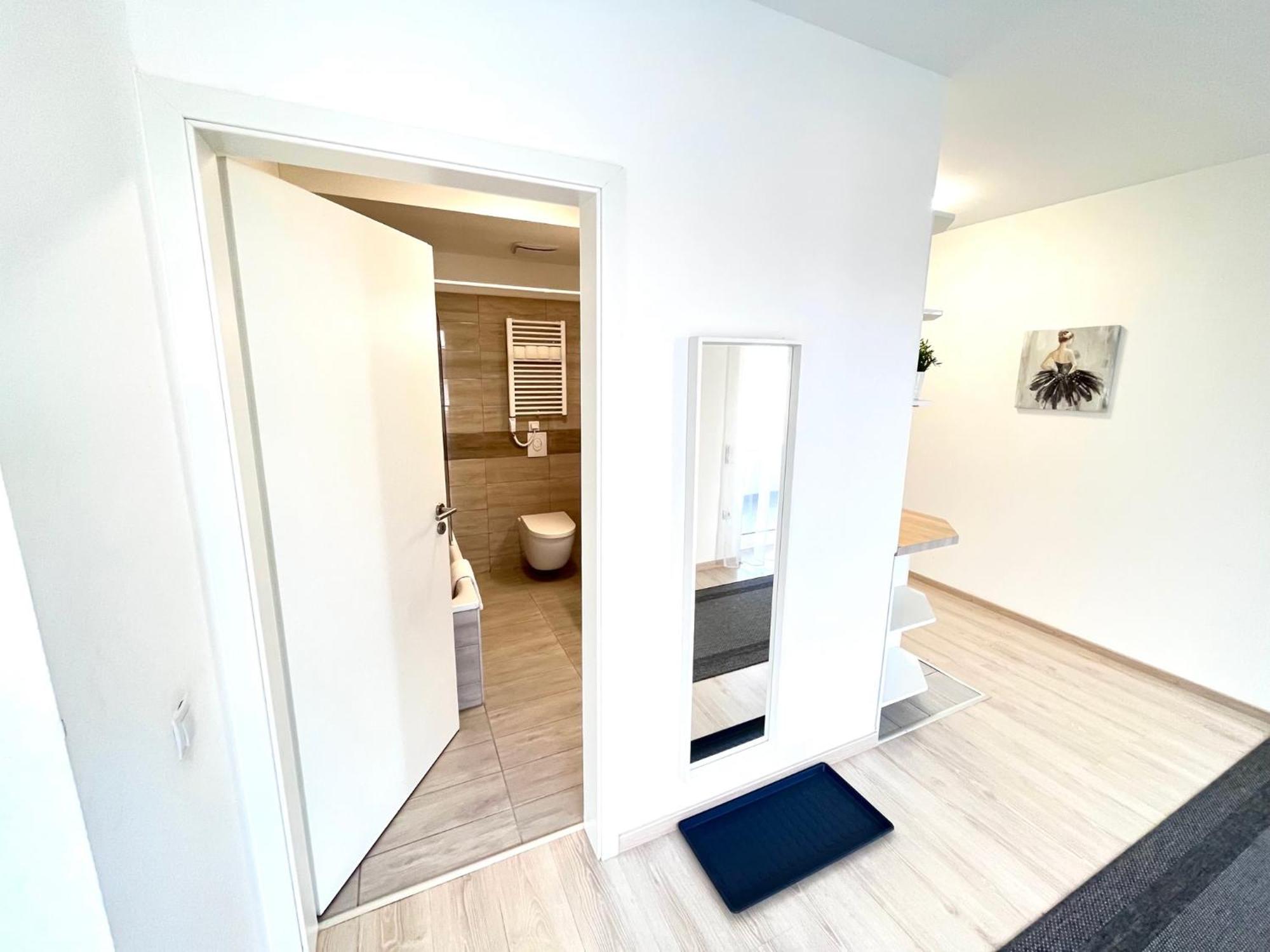 Downtown Residences Leo - Ac, Elevator, Terrace Apartamento *
