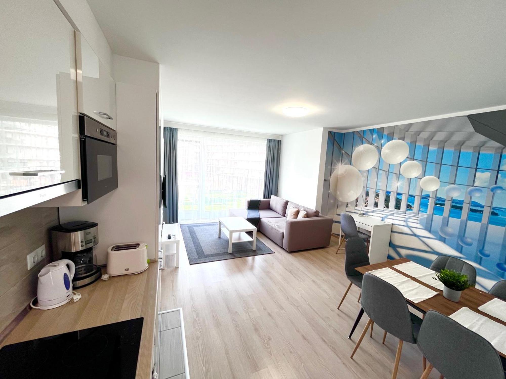 Downtown Residences Leo - Ac, Elevator, Terrace Apartamento